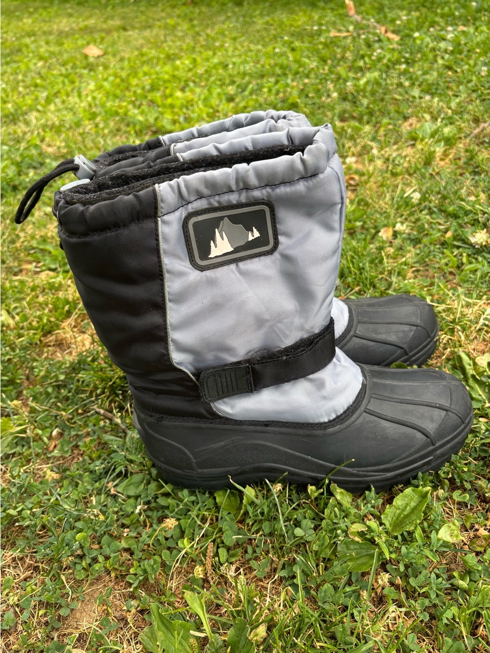 Mountain Creek Kids Big Boys Youth Winter insulated Snow Boots Size 7 Black Gray